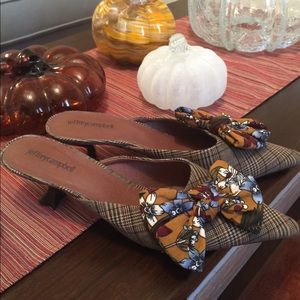 Jeffrey Campbell kitten heel